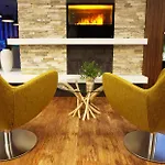 Hotel Peterhof - Reopening November 2026 Hotell